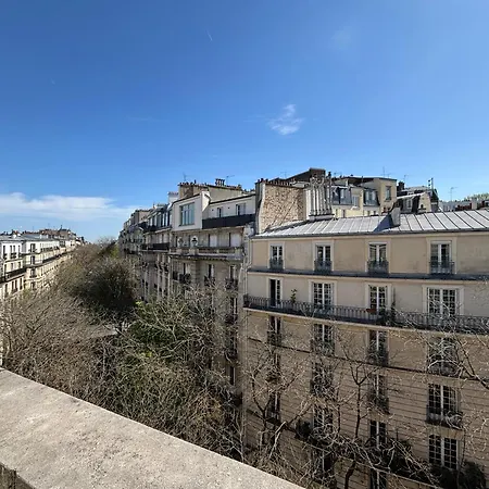 Lovely & Quiet A Montmartre * פריז